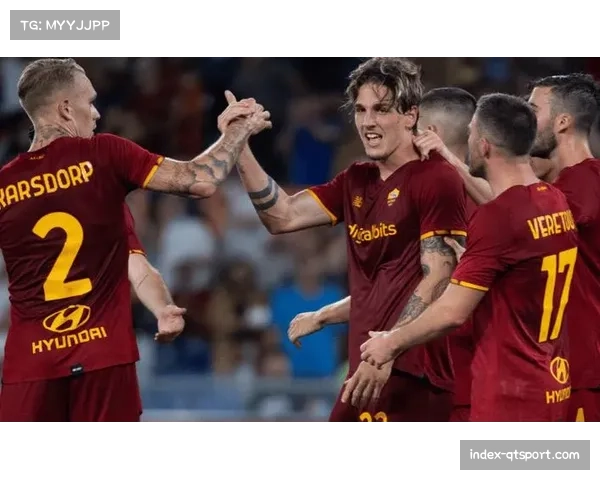 罗马对阵流浪者比赛节奏紧凑，双方中场争夺激烈